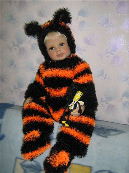 То ли пчёлка, то ли шмель, толь другой какой то зверь (фото 3)