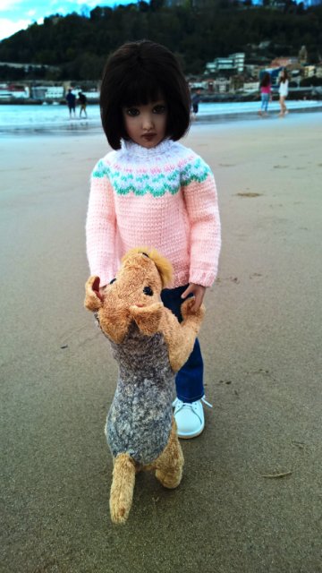 Пегий пёс, бегущий краем моря