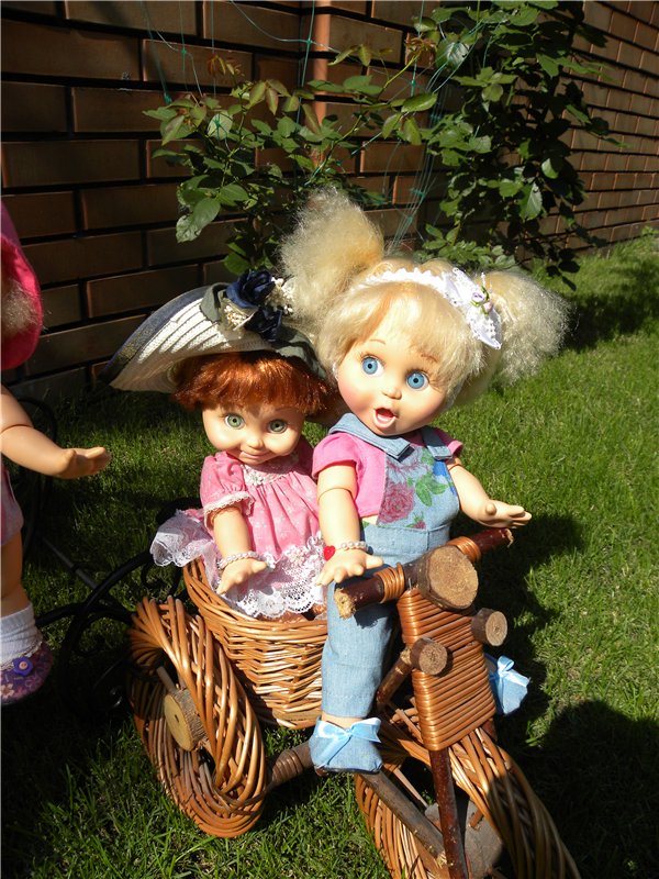 Девочки на прогулке — Куклы Galoob Baby Face (Фейсинки): винтаж 90 (фото 3)