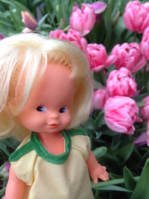 Фотосессия куклы ГДР Косолапки в Аптекарском огороде (фото 6)