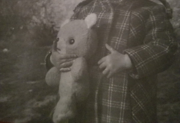 Помогите опознать куклу и мишку (фото 2)