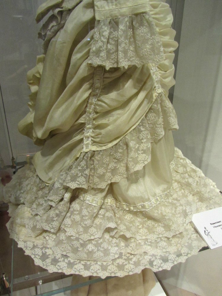 «Мода по-взрослому. Истории из кукольного гардероба» - выставка в Музее-заповеднике «Царицыно» - продолжение - детали. Часть