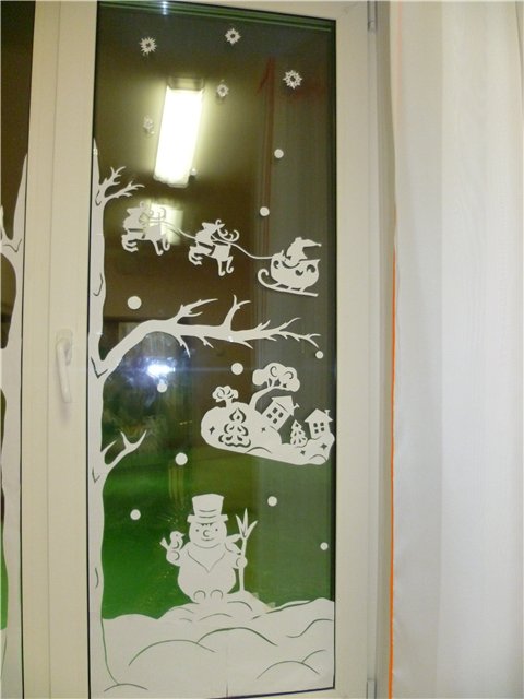 Новогоднее украшение окон (вытынанка)