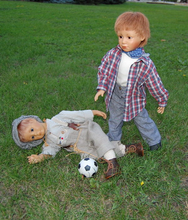 Мальчишки и футбол. Куклы Bettina Feigenspan-Hirsch (фото 2)