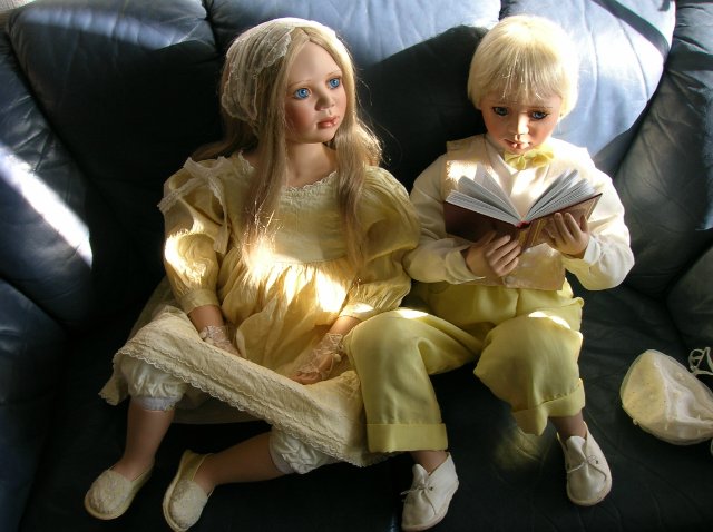 "Но как же вы могли так раздвоиться? Две половинки яблока различней." Близнецы от Кристин Оранж