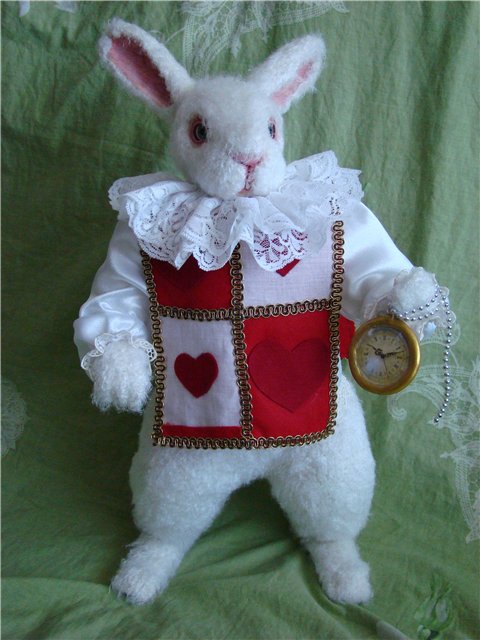 Белый кролик по мотивам рассказа об Алисе. Авторская кукла Кондрашовой Ирины