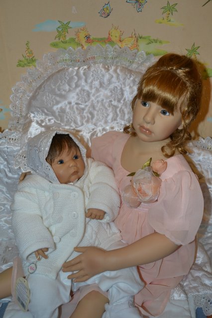 А у Гвэн появилась сестренка (или братик)