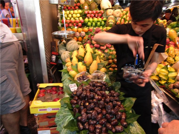 Рынок Бокерия - главная достопримечательность Барселоны