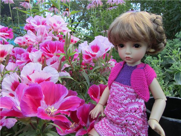 Новое вязаное платье нашего цветочка