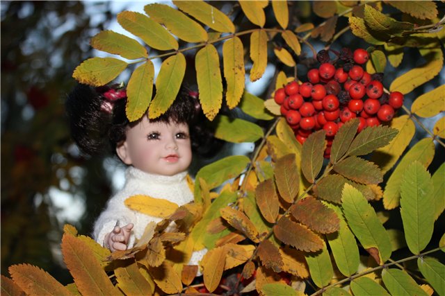 Ходит осень по дорожке... Мари и Катрина от Adora на осенней прогулке