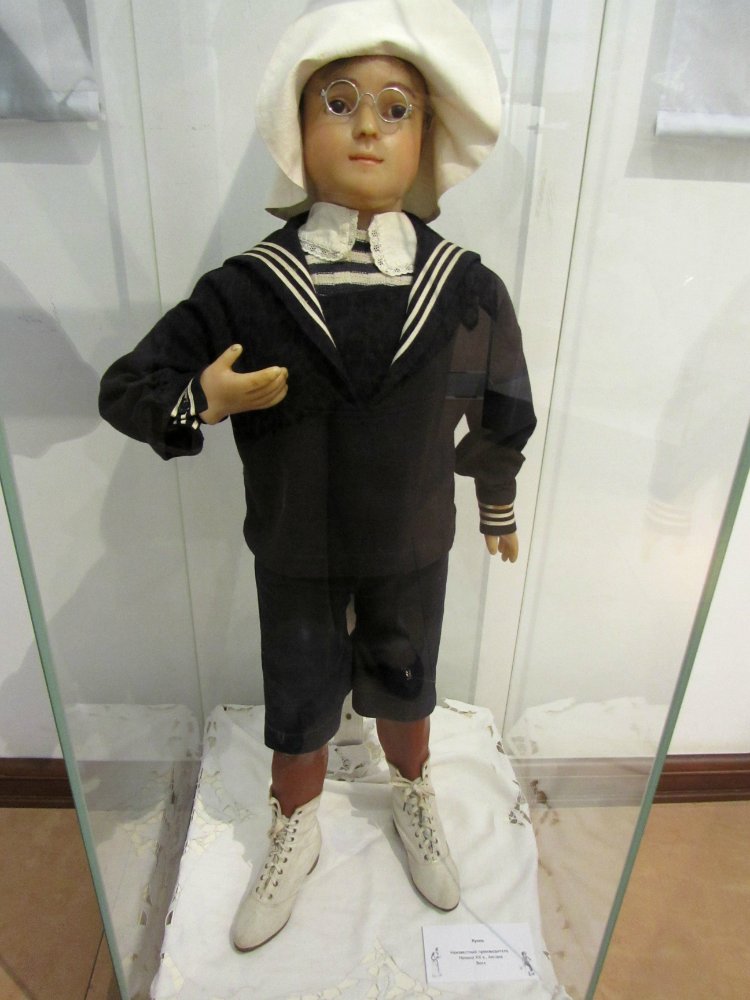 «Мода по-взрослому. Истории из кукольного гардероба» - выставка в Музее-заповеднике «Царицыно» - продолжение - 4-ый зал.