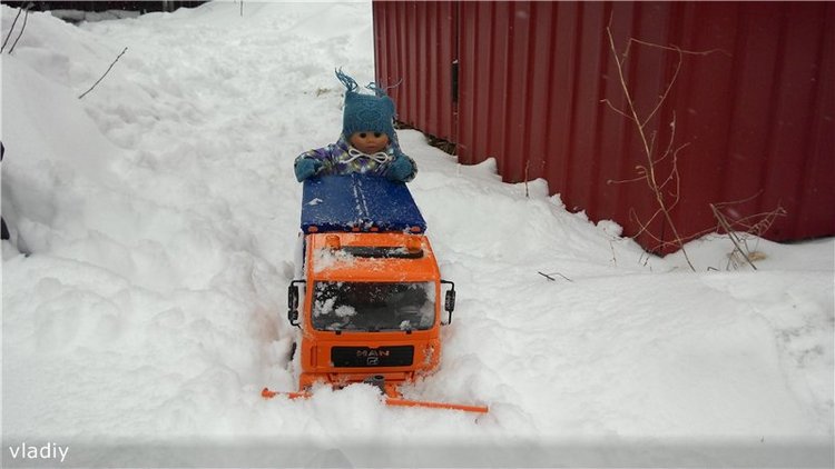 Лучше поздно, чем никогда. Или Мишелька и снег