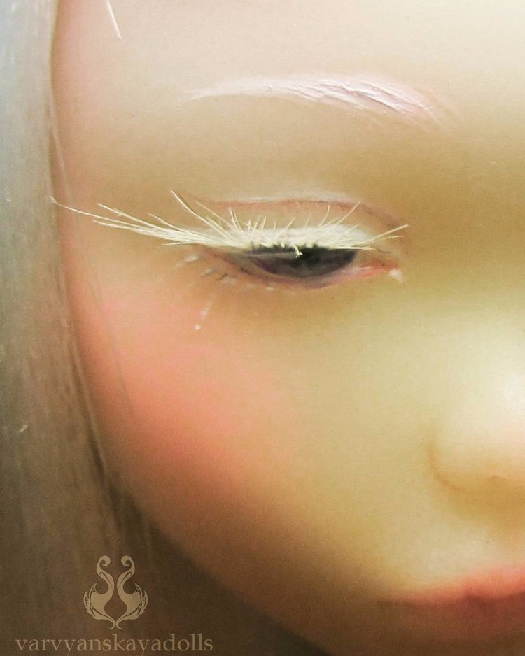 Дева по имени Неонилла. Авторская шарнирная кукла