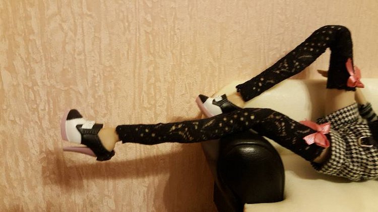 Как можно одеть 5 кукол одним комплектом (фото 4)