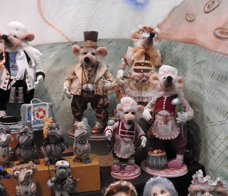 Зверюшки на балу. Тишинка 2017