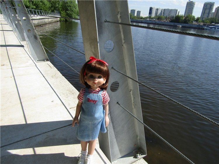 Непоседа Бетси Robert Tonner. Летний день в парке