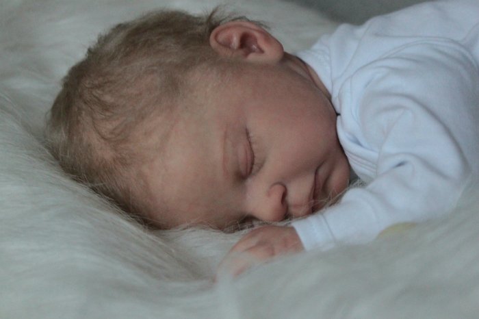 Спящий ангелок Ребекка. Кукла реборн Виктории Вишни (фото 8)