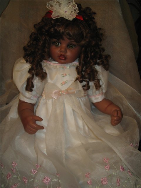 Смуглянка- хулиганка от Файзох Спанос (FayZah Spanos)