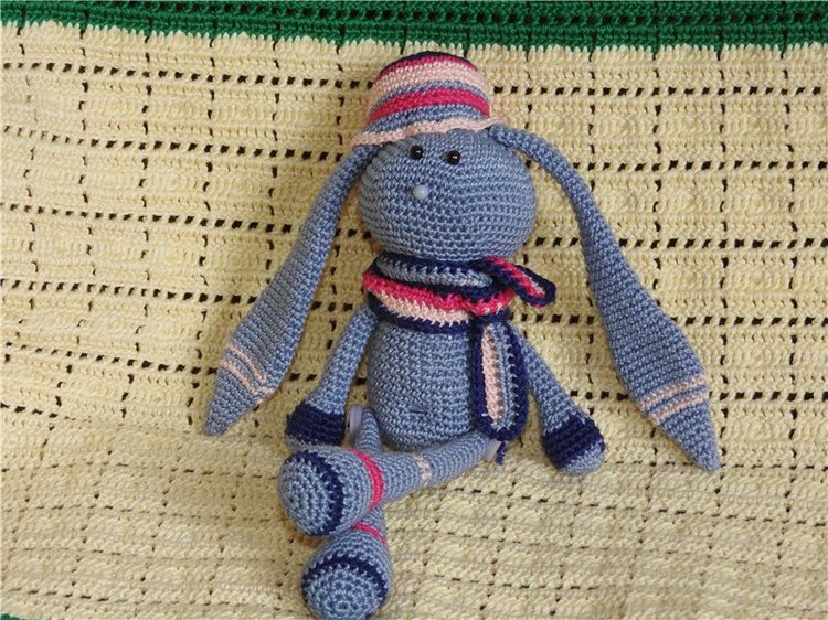 Амигуруми авторский - серый Зайка, игрушка вязанная спицами (фото 3)