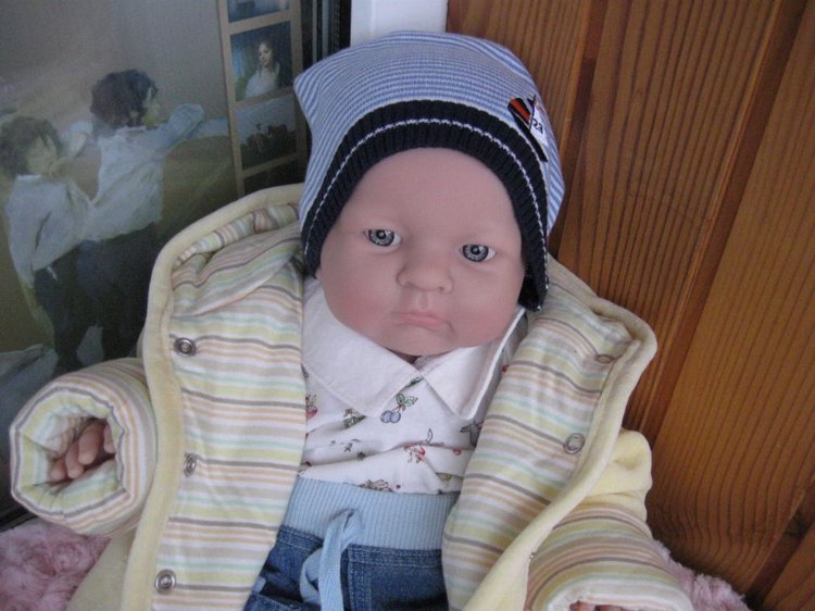 Сборы на прогулку маленькой Евочки