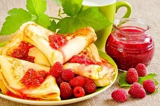 Детям нравятся блины. До чего блины вкусны! Все на свете влюблены в аппетитные блины