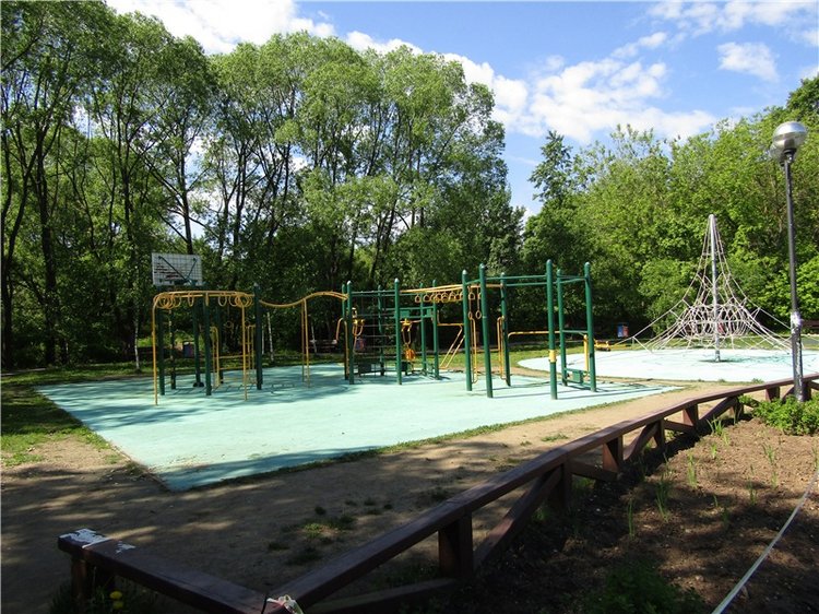 Непоседа Бетси Robert Tonner. Летний день в парке