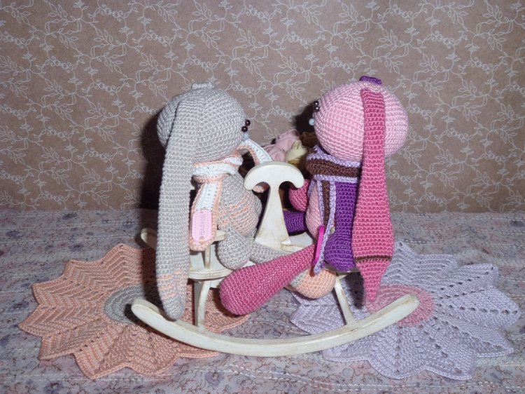 Мои новые вязаные зайчики: Роза и Тимофей II