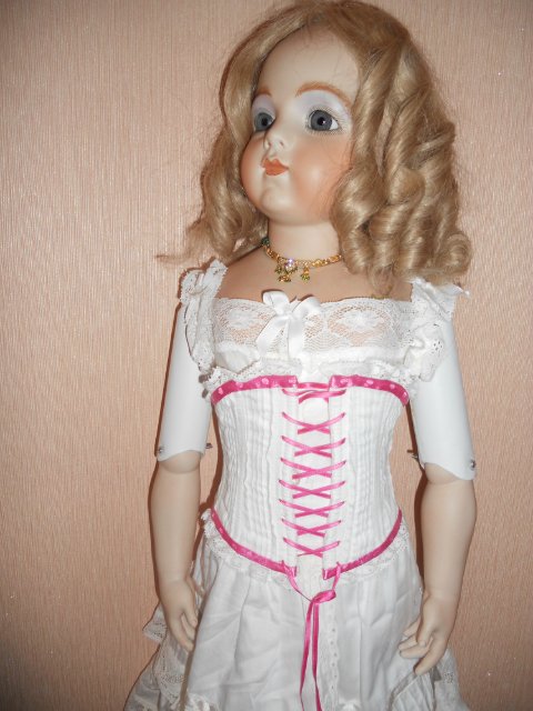 История женского костюма конца 18-19 века в куклах BEBE