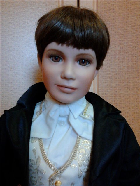Фарфоровый юноша Натан от Thelma Resch