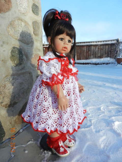 Девочки в красном — Одежда и обувь для кукол своими руками: фото