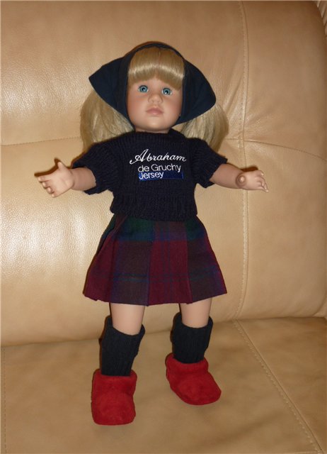 Одеваем наших кукол