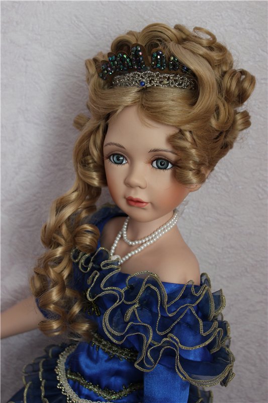 Фарфоровая кукла от Oncrown Collection