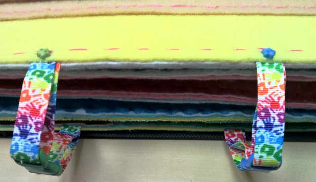 Кукла под подушкой, мамина любовь и кукольный домик-книжка для куклы из фетра | Бэйбики Кукла под подушкой, мамина любовь и кукольный домик-книжка для куклы из фетра (фото 3)