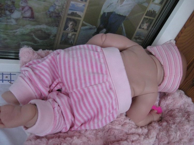 Маленькая Евочка любит наряжаться (фото 6)