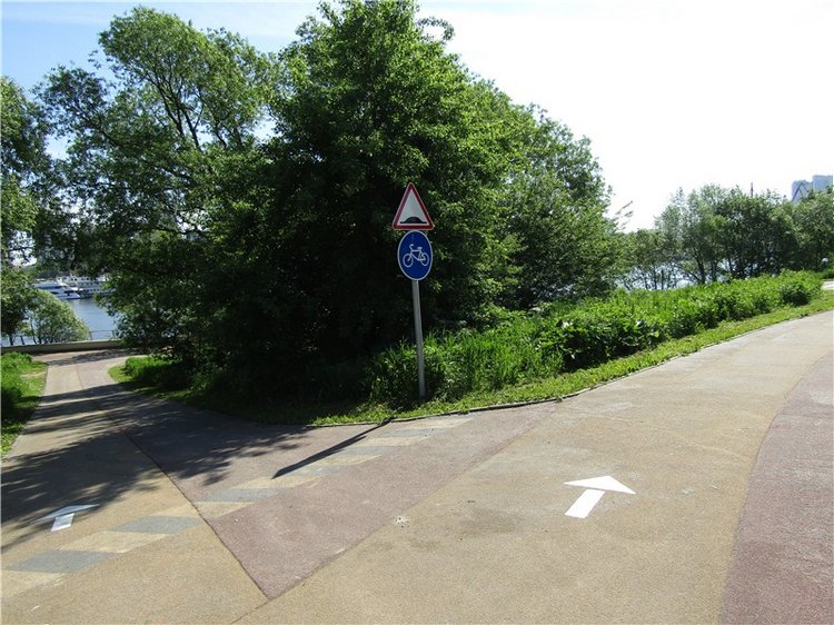 Непоседа Бетси Robert Tonner. Летний день в парке (фото 3)