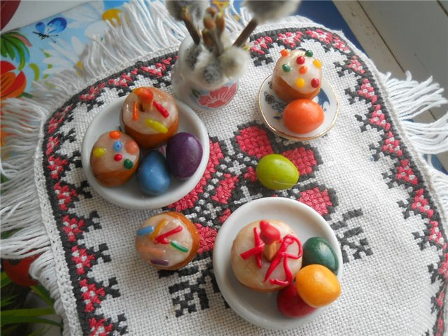 Куличи! Праздничный стол для кукол. Миниатюра (фото 4)