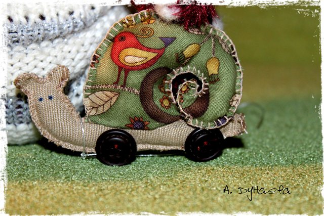 Мишка Антошка - игрушка вязанная крючком (фото 5)