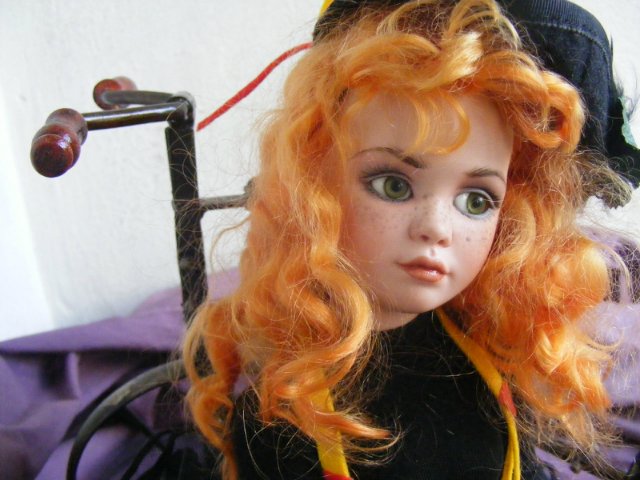 Фарфоровая кукла Zinnia автора Jan MClean, коллекция Flower Heart Collection (фото 8)