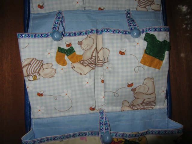 Детский сад, ясельная группа или мама мальчика играет в куклы