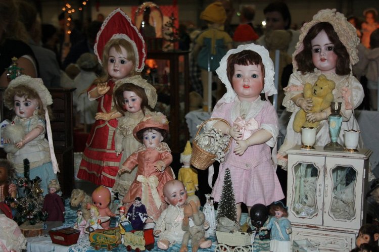 Выставка кукол, мишек тедди, кукольных домиков и миниатюры в Нидерландах 24-25 октября 2015 год. Часть третья - антикварки