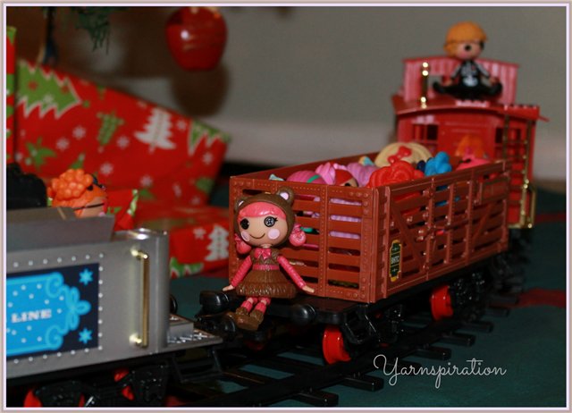 Новогодний экспресс с лалалупси - Lalaloopsy Mini MGA (фото 5)