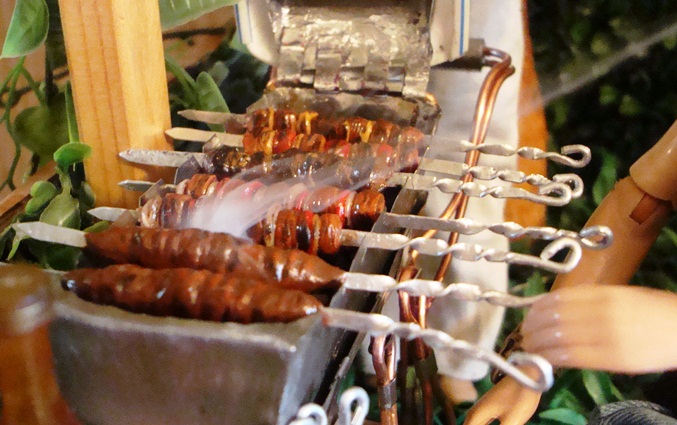 Шашлык остывает! Кукольная миниатюра своими руками