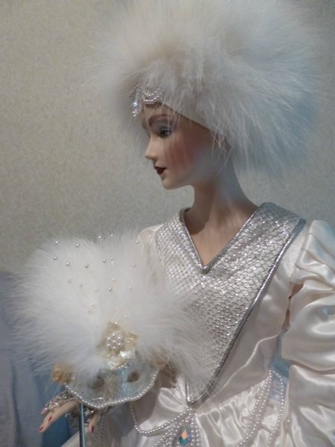 Фарфоровая красота "Снежная Королева" от Franklin Mint (фото 7)