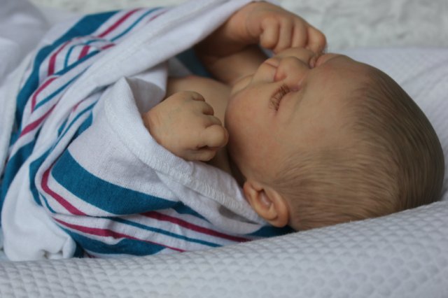 Кукла реборн Julien, Катерины Осиповой-Коняевой | Бэйбики Кукла реборн Julien, Катерины Осиповой-Коняевой (фото 4)