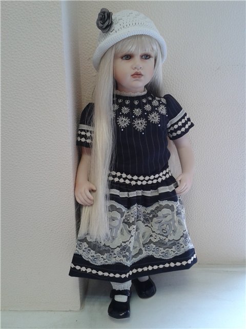 Очаровательная фарфоровая кукла Валентина от Mundia Collection (фото 9)