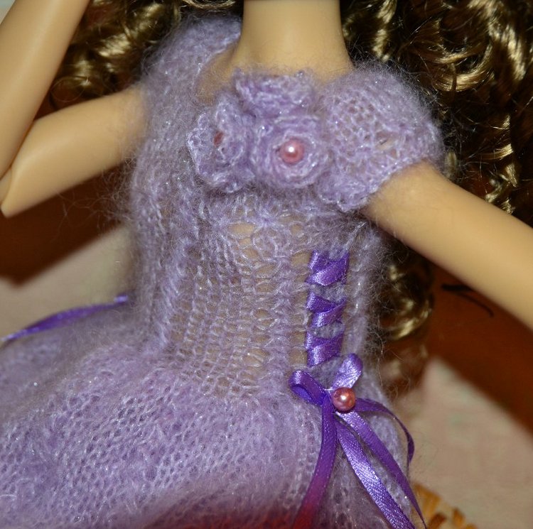 Платье + глазки = образ готов:) Larissa & Miki Kaye Wiggs