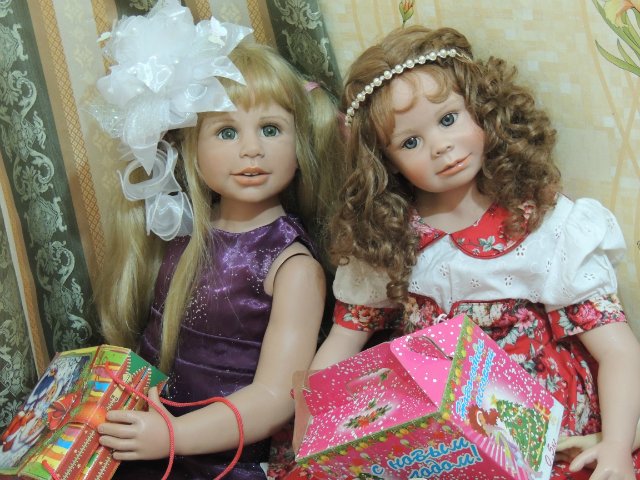 Вот и моя компания решила присоединиться к поздравлениям всех с Новогодними праздниками