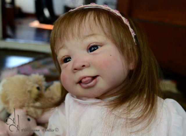 Прототип солнечная детка "Jenny" скульптор Alicia Toner