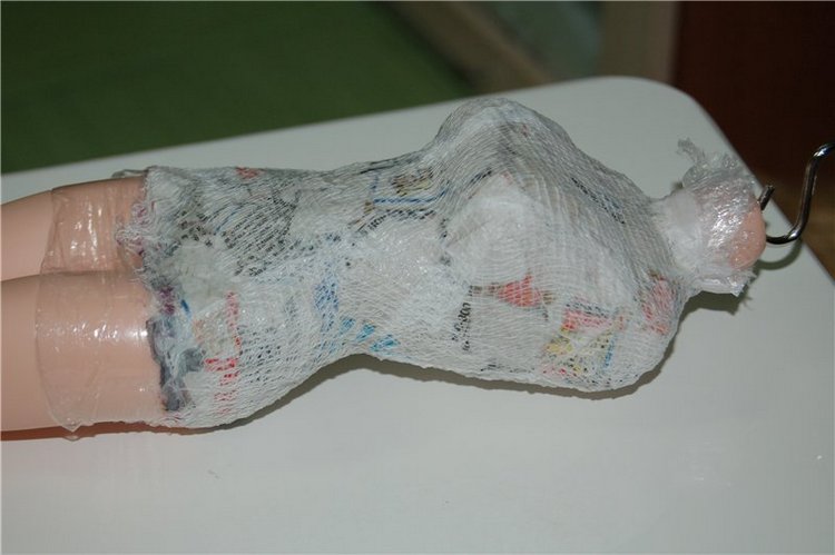 Манекен для куклы своими руками. Мастер-класс (фото 4)