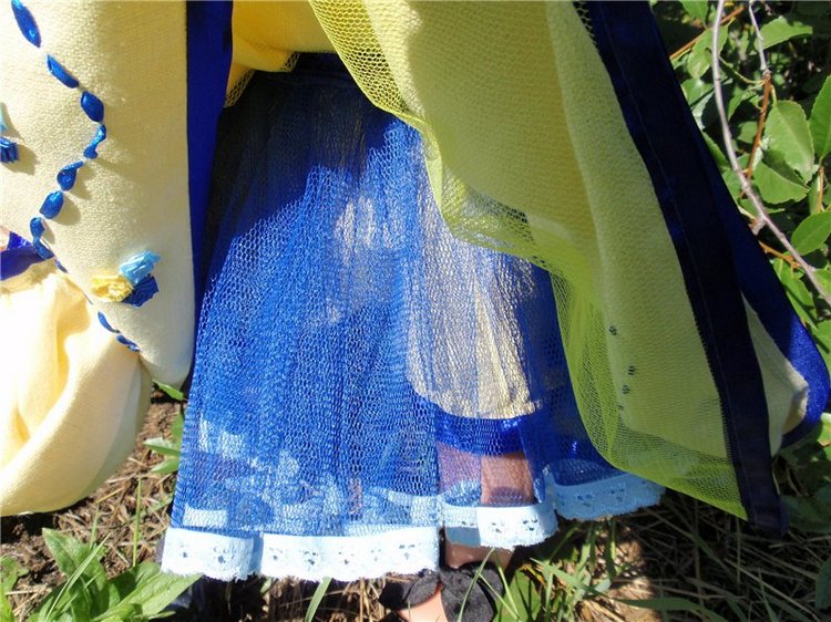 Солнечная цветочница Анюта. Эксперименты с переодеванием могут быть нескончаемы